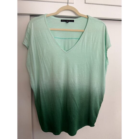 WHITE HOUSE BLACK MARKET WOMENS OMBRE GREEN V-NECK SHORT SLEEVE SHIRT SZ XS - Picture 1 of 2